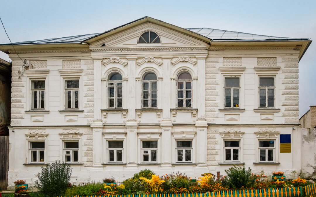 Z Historii i Kamienia – Dwory Polskich Rodów Szlacheckich